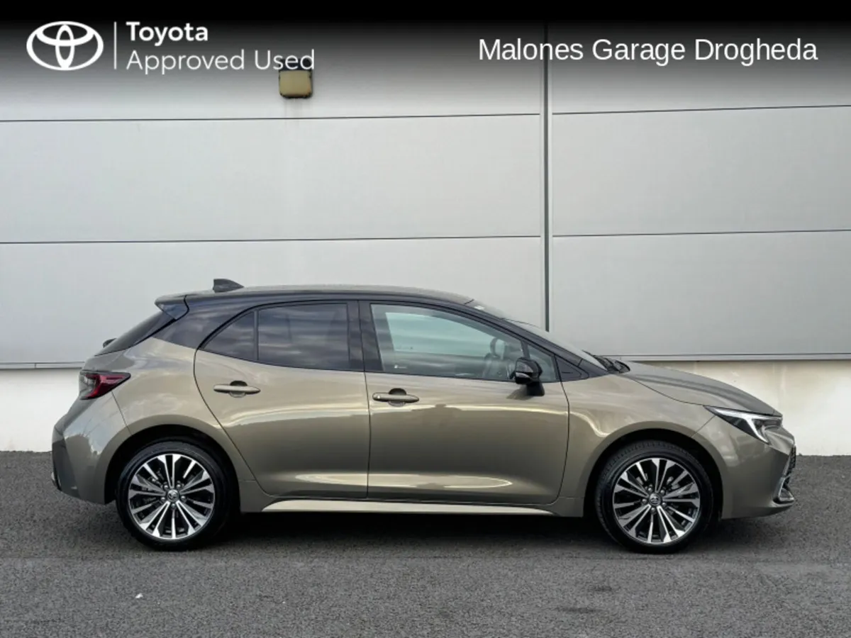 Toyota Corolla 1.8 Hybrid Luna Sport *Bi-Tone* Cal - Image 3