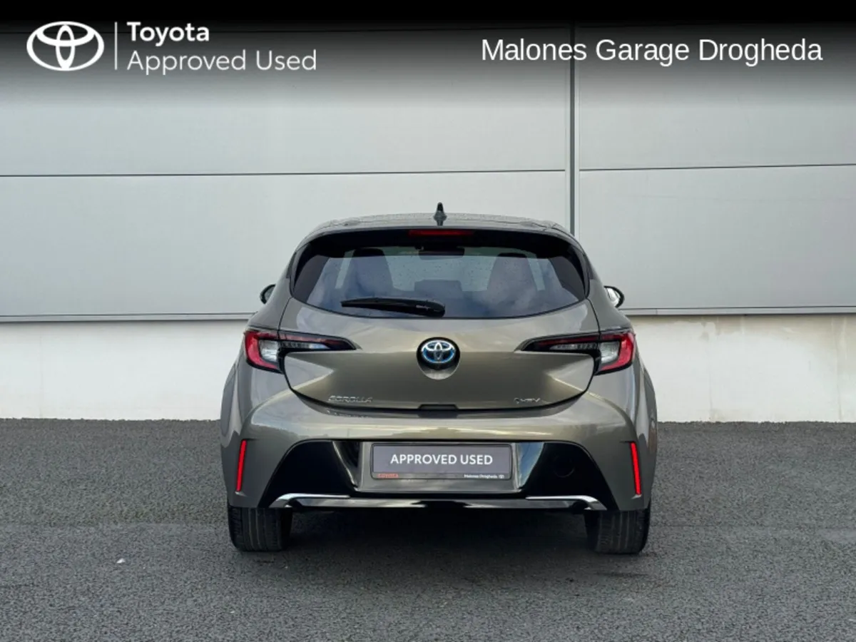 Toyota Corolla 1.8 Hybrid Luna Sport *Bi-Tone* Cal - Image 4