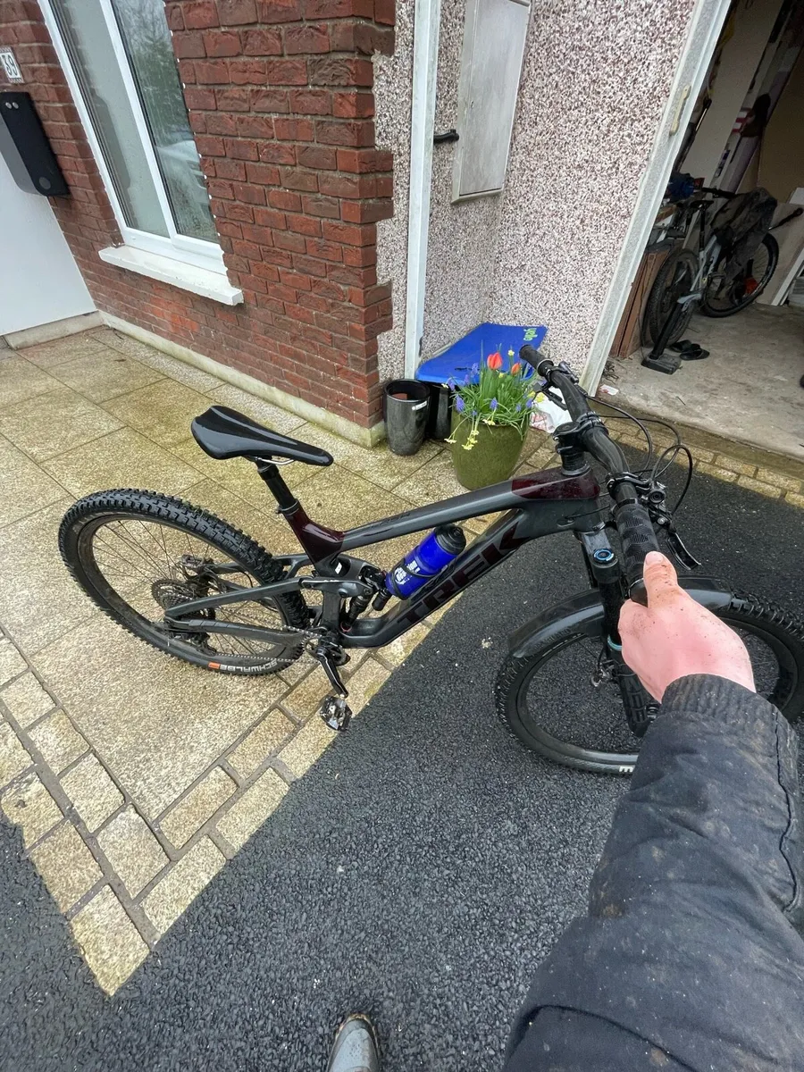 Mountain bike - Image 1