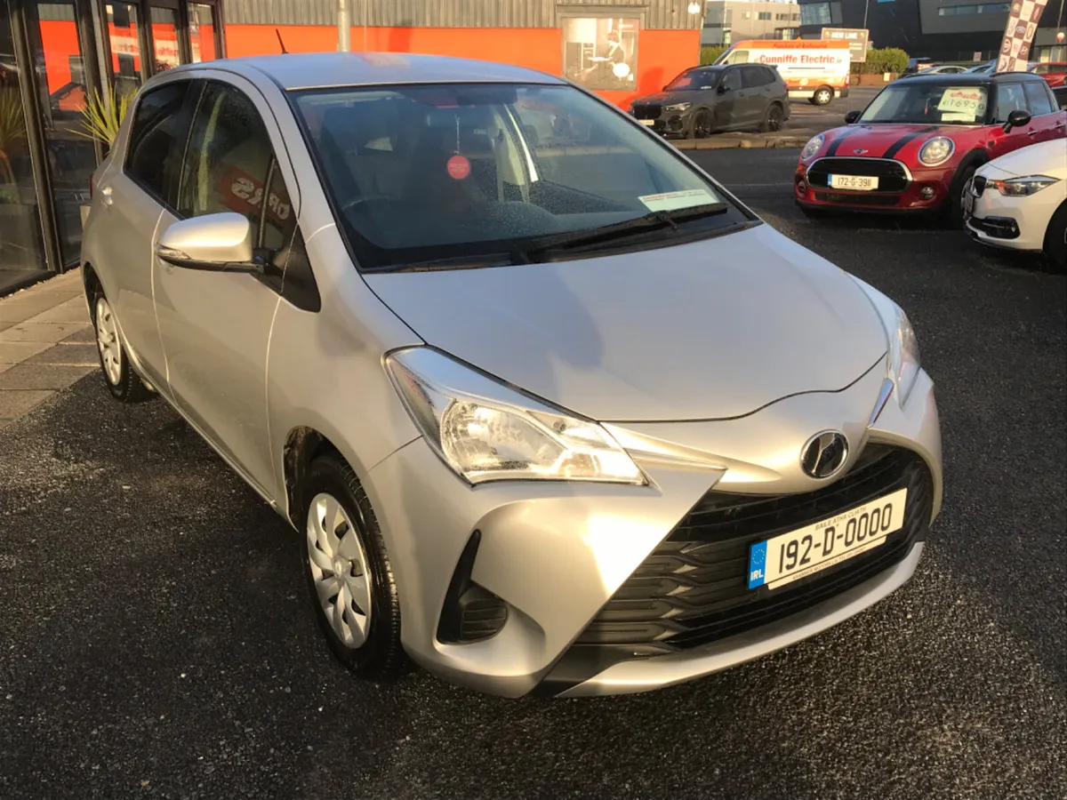 2019 TOYOTA YARIS VITZ PETROL  AUTO - Image 4