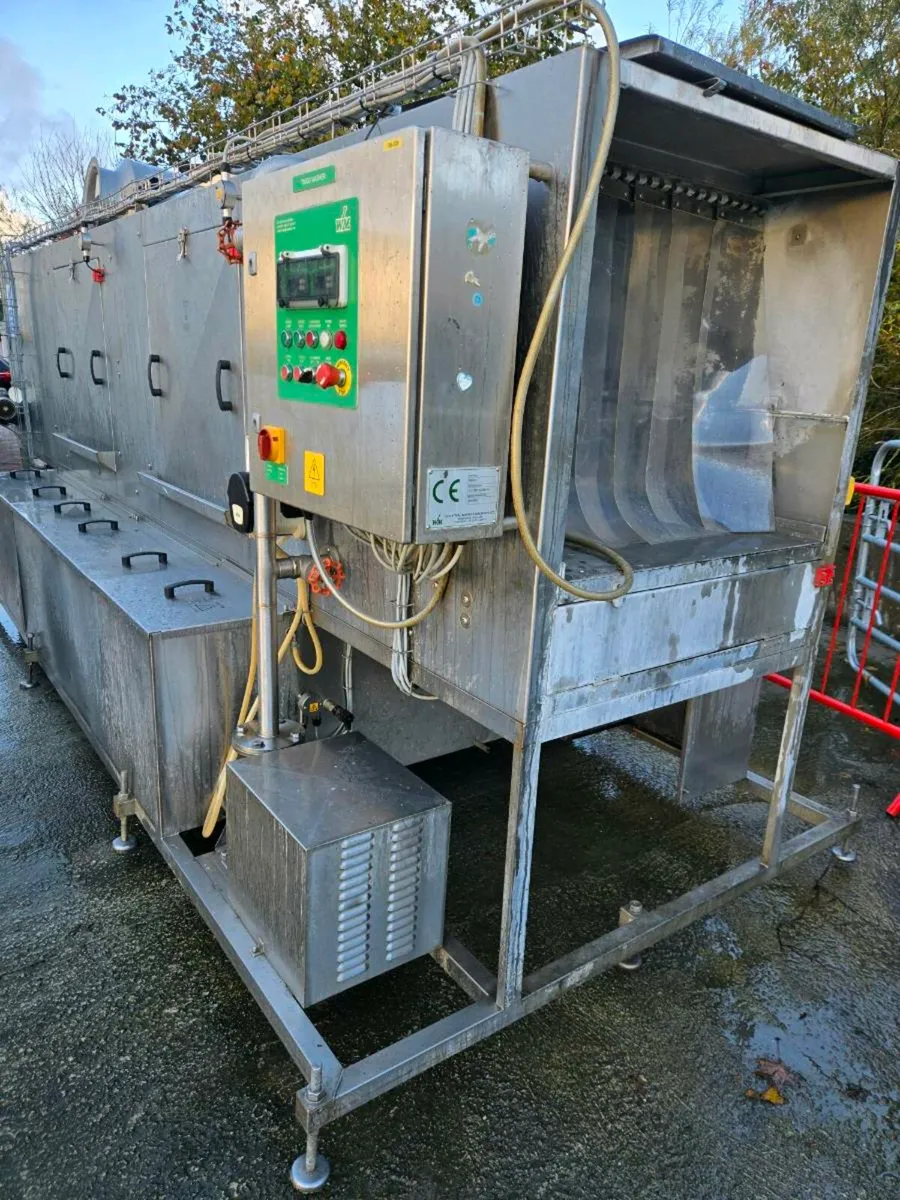 Industrial dishwasher - Image 2