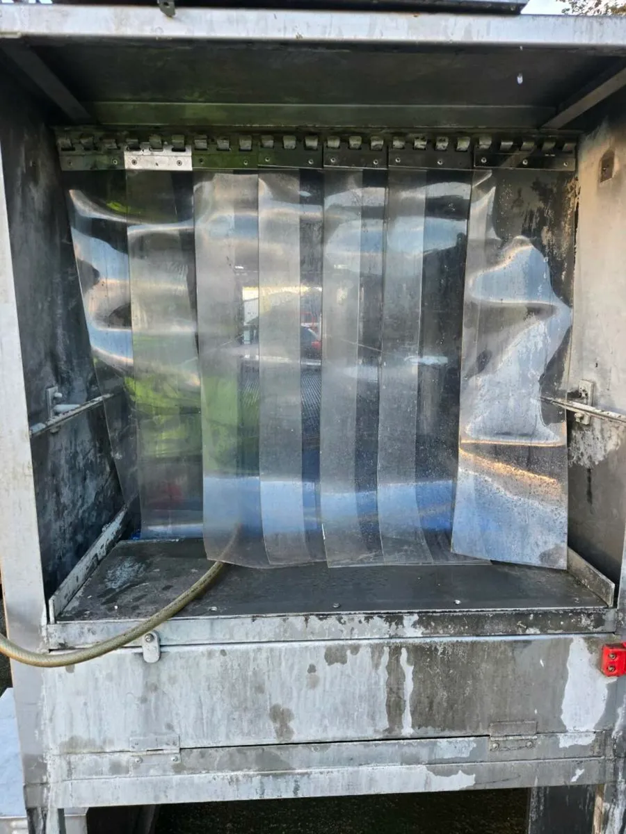 Industrial dishwasher - Image 3