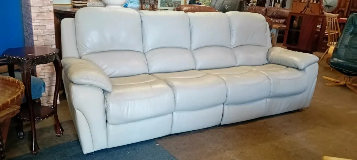 Large Four Seat Leather Recliner Sofa - Image 3