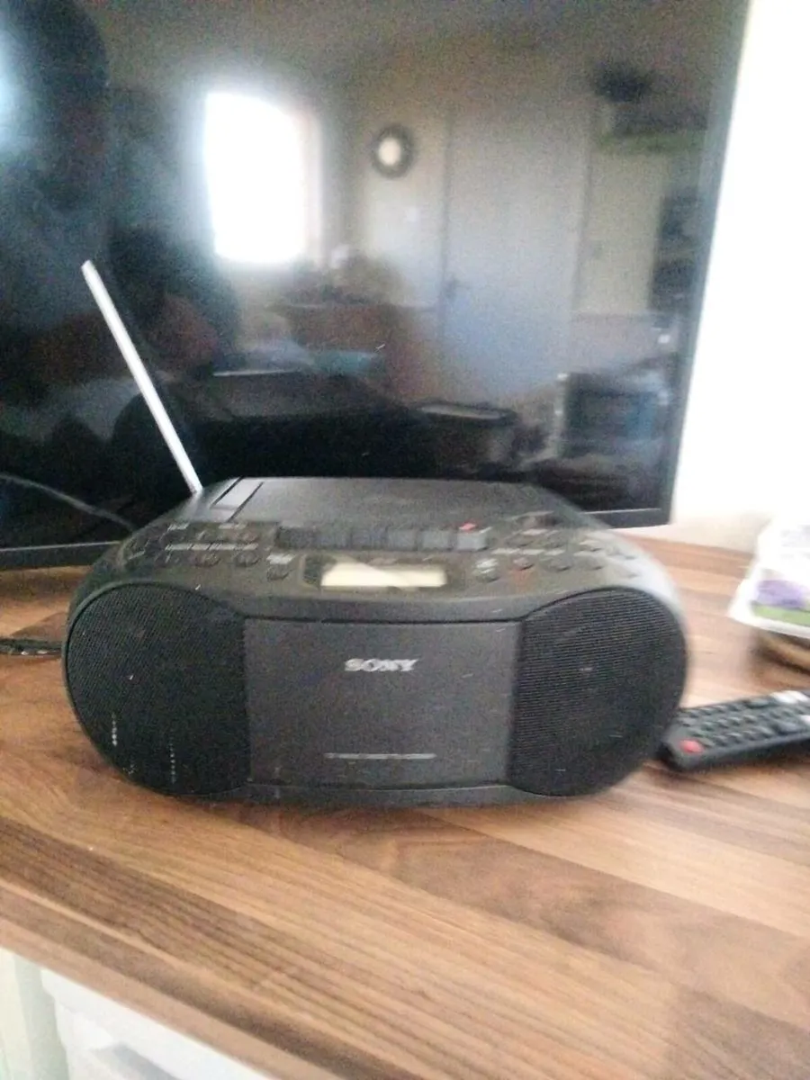 Radio CD player