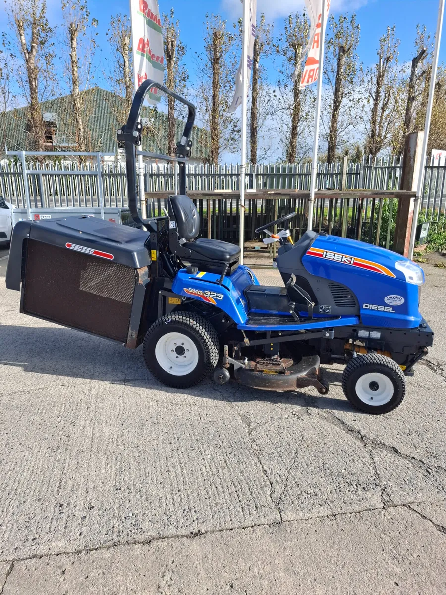 Iseki SXG323 Low Dump Mower - Image 1