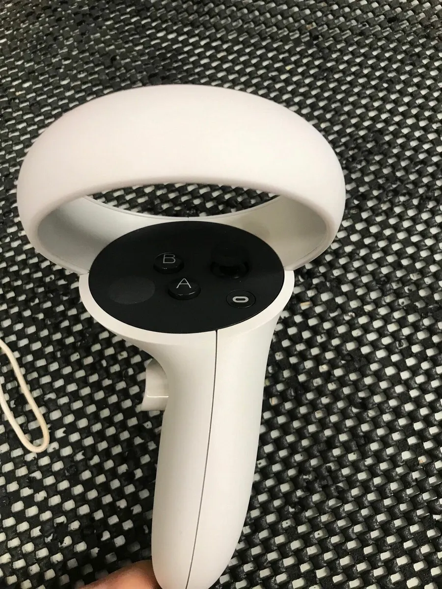 Oculus Quest 2 VR Headet - Image 3