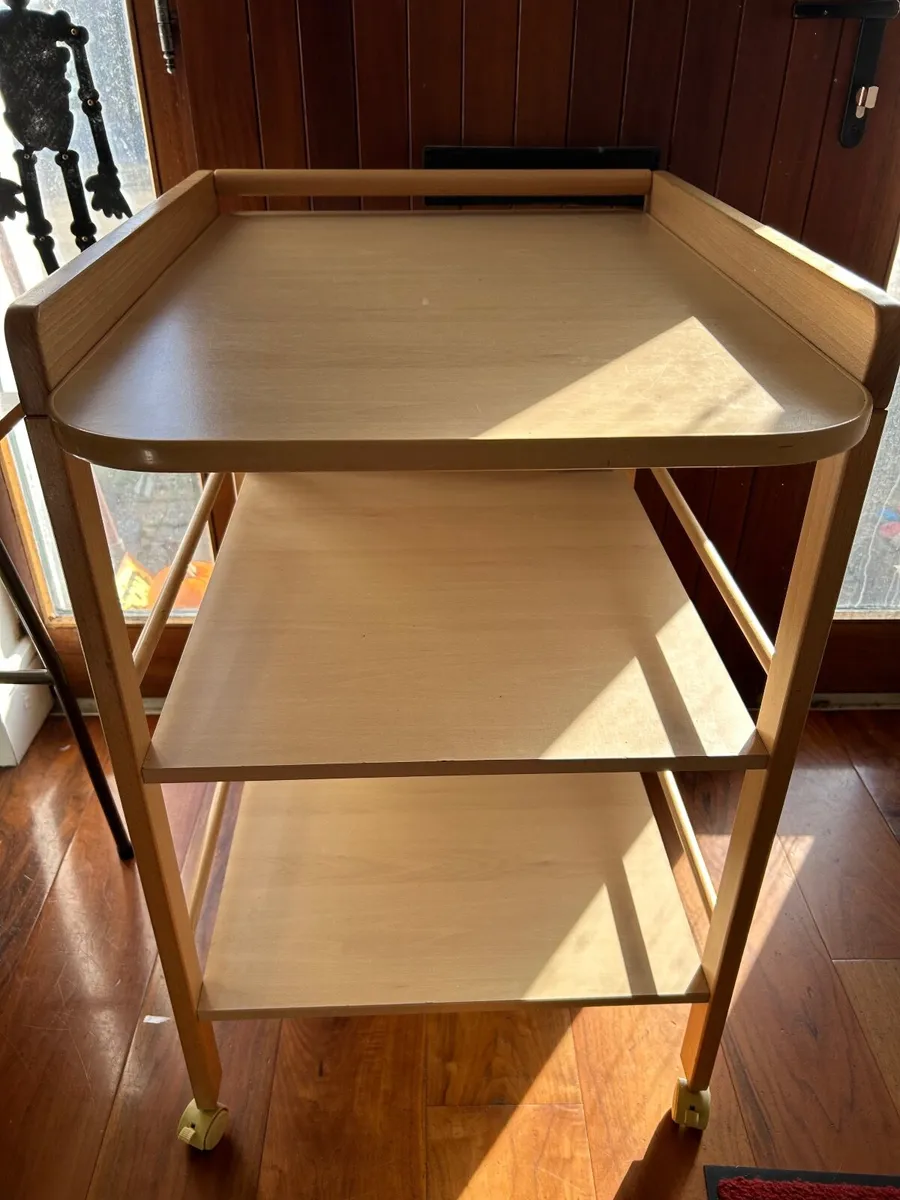 Changing table - Image 1