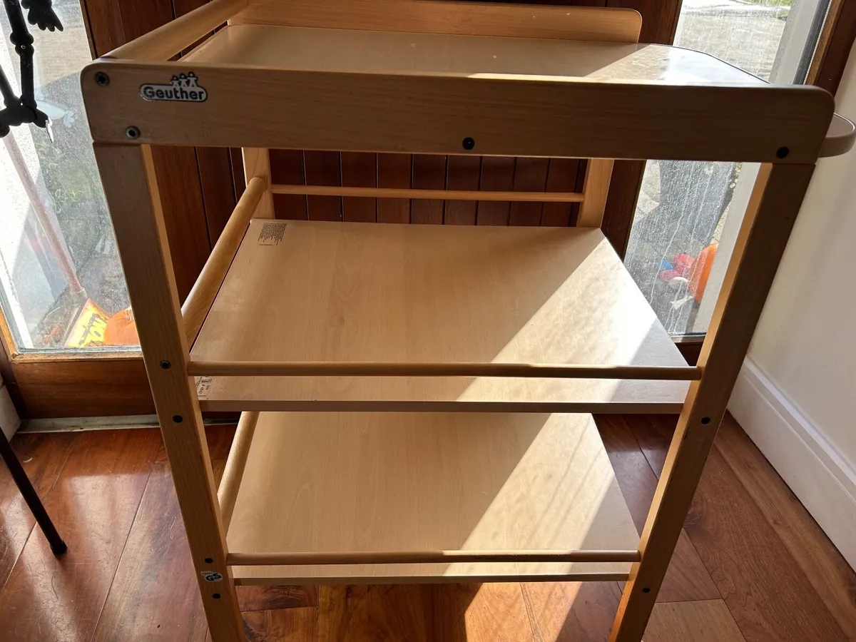 Changing table - Image 2