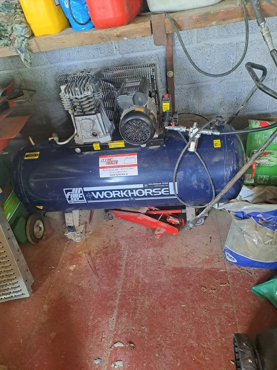 Carpenter tools - Image 1