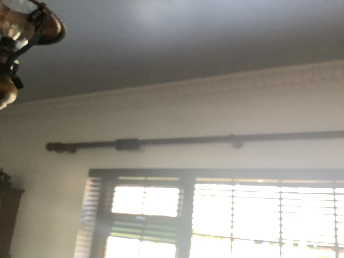 Timber curtain pole mahogany 8 ft - Image 1