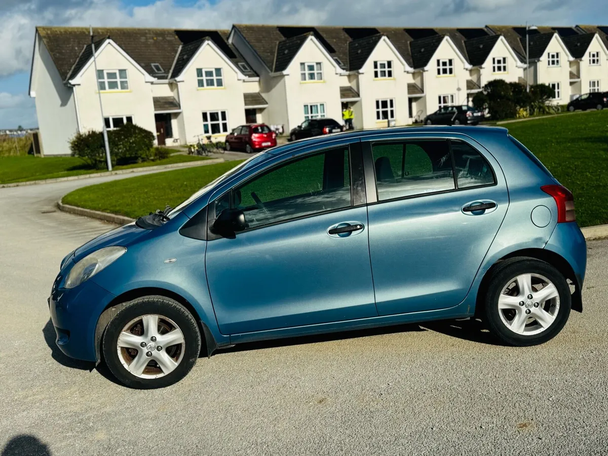 Toyota yaris2008  fresh nct €1999 - Image 2