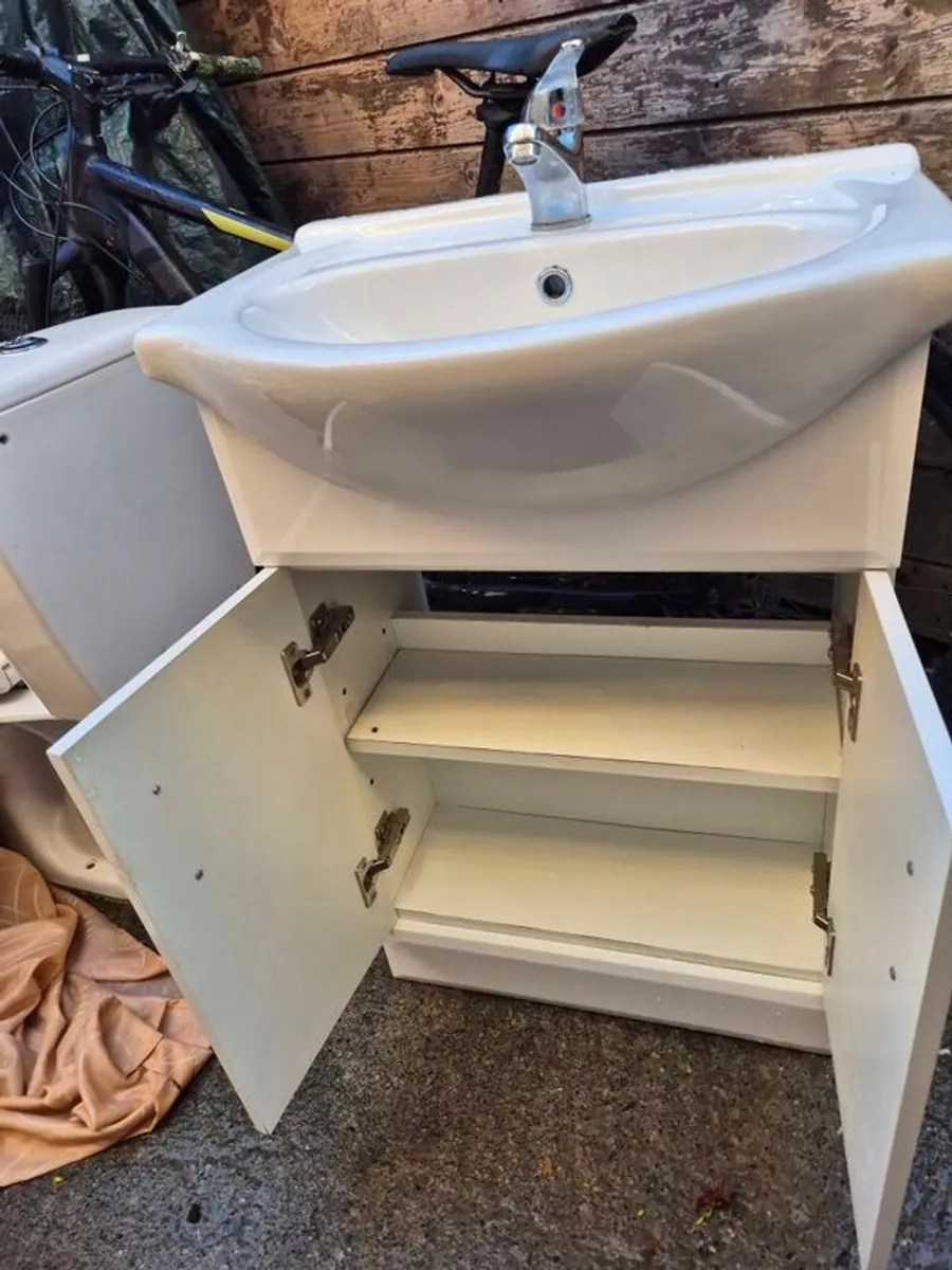 bathroom sink - Image 2