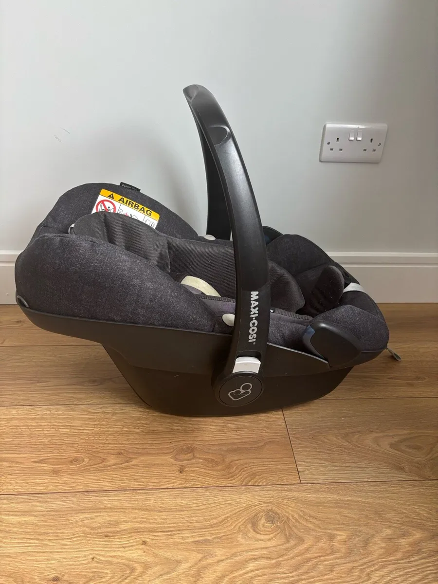 Maxi-cosi infant car seat & Isofix base - Image 3