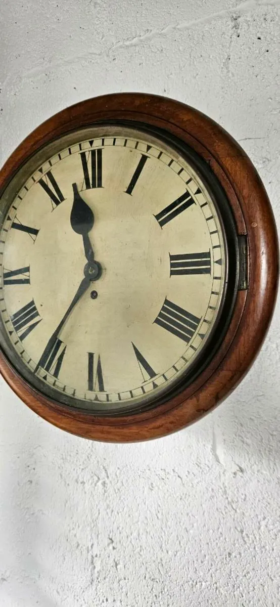 ANTIQUE CLOCK - Image 1