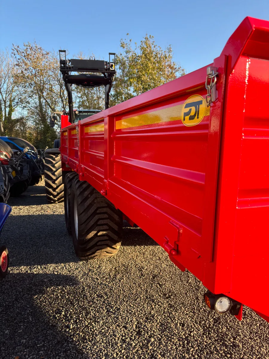 Donnelly 16ft box trailer! - Image 3