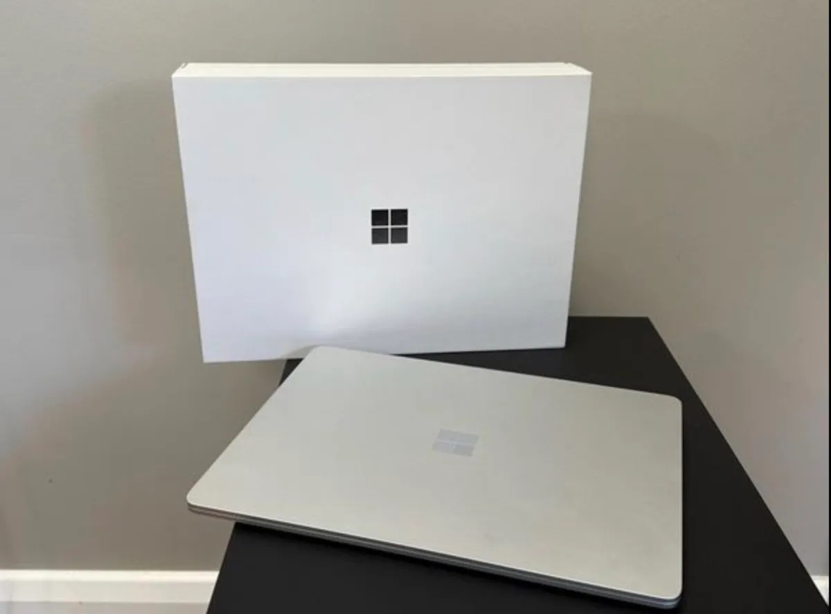 Microsoft surface laptop - Image 2