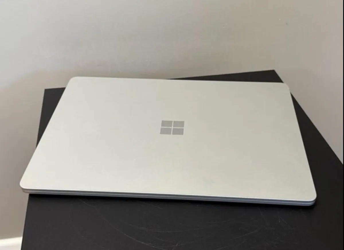 Microsoft surface laptop - Image 3