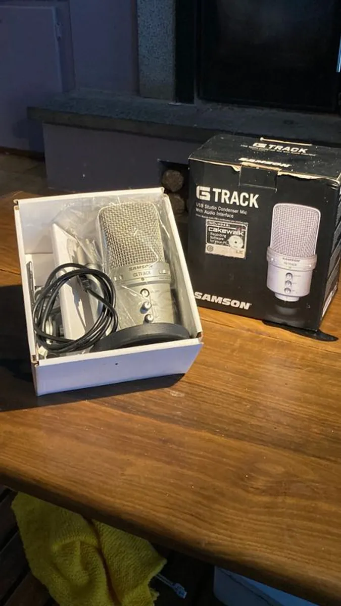 Samson Usb Studio Condenser Mic/with Audio Interface And Stand - Image 2