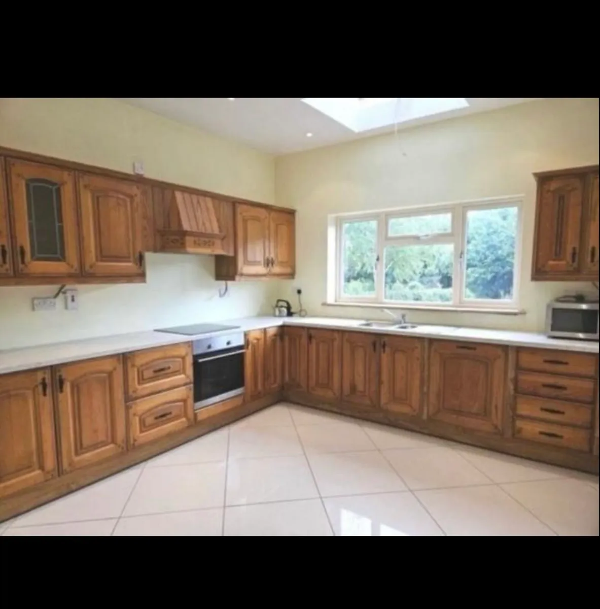 Solid oak kitchen - Image 1