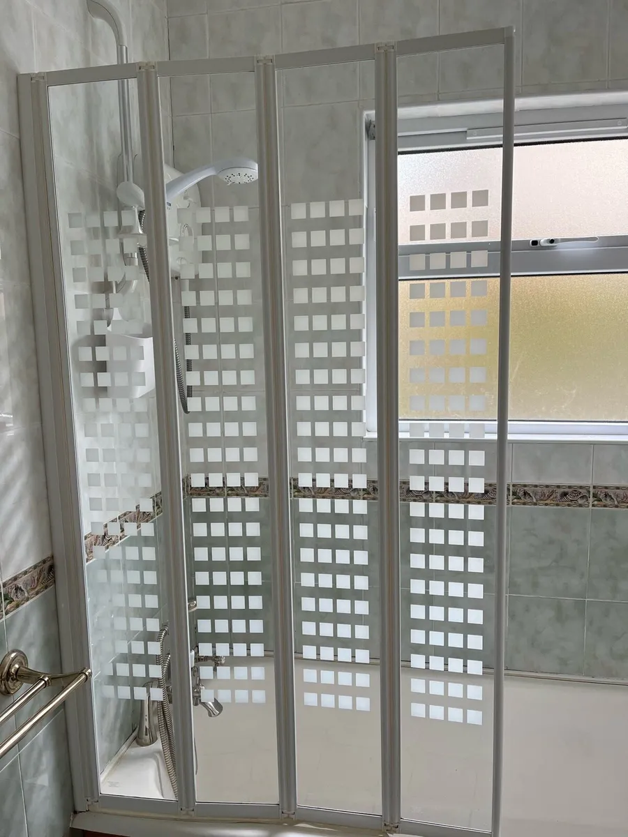 Shower screen - Image 1