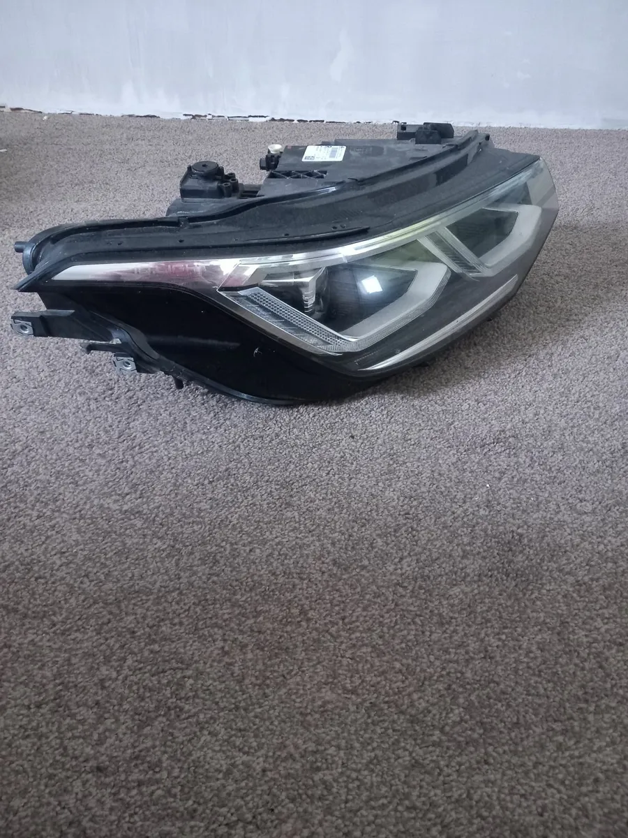VW Tiguan Headlight - Image 2