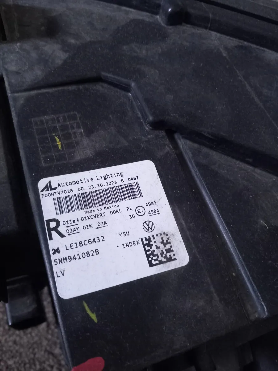 VW Tiguan Headlight - Image 4