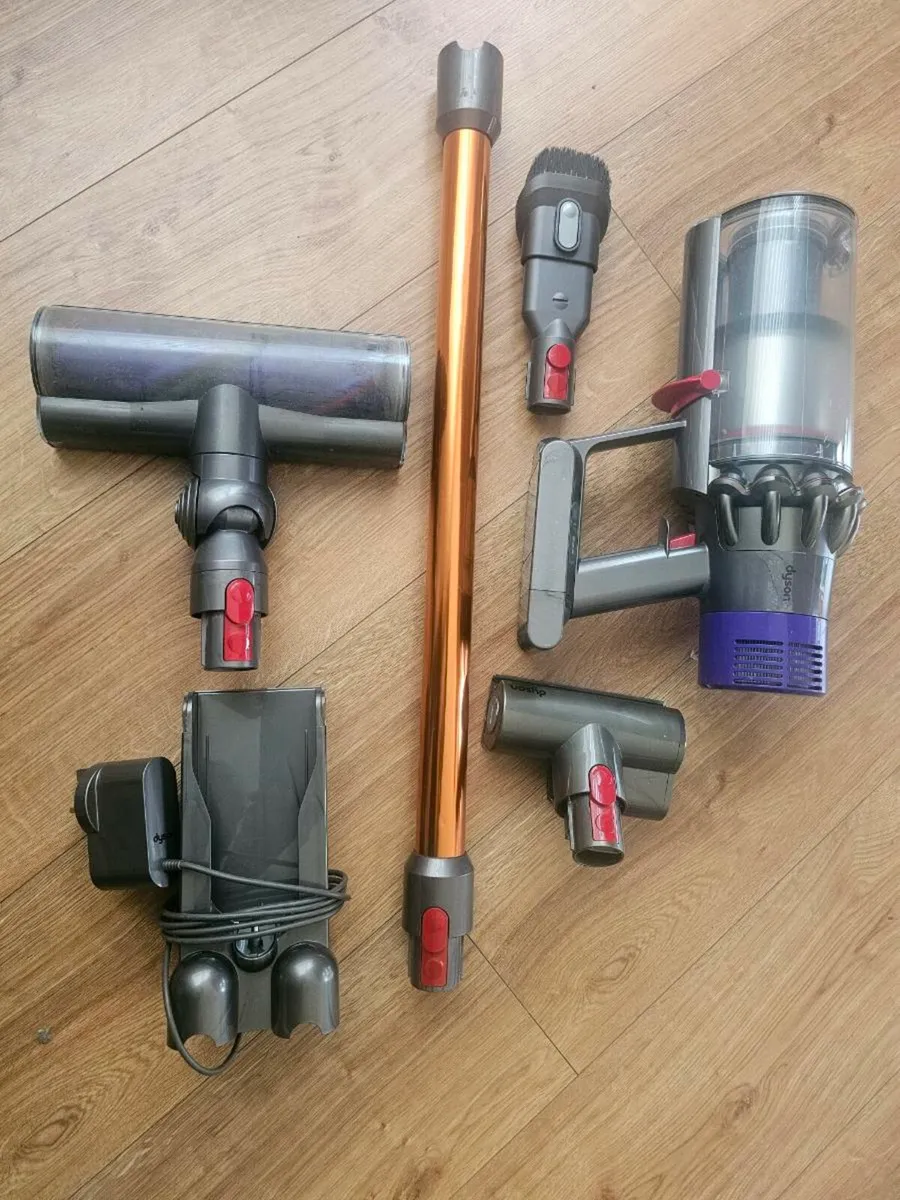 Dyson V10, Excellent condition - Image 2