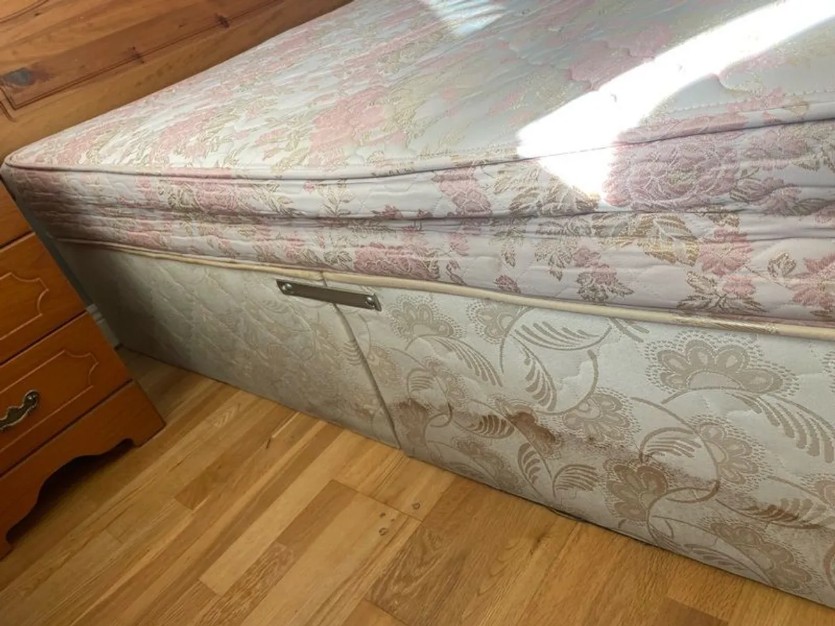 king size bed - Image 4