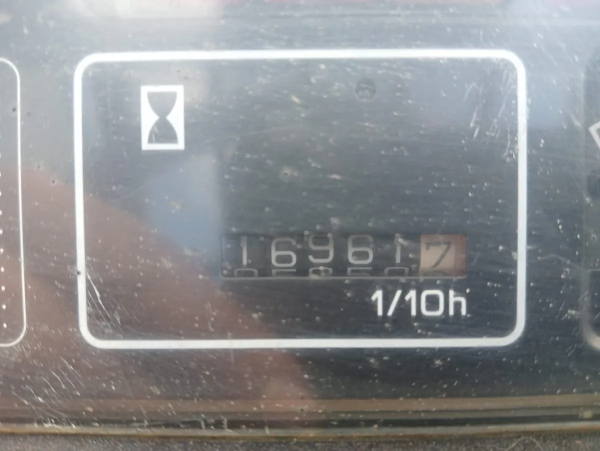 For Sale: 2.5 Nissan Forklift - Image 3