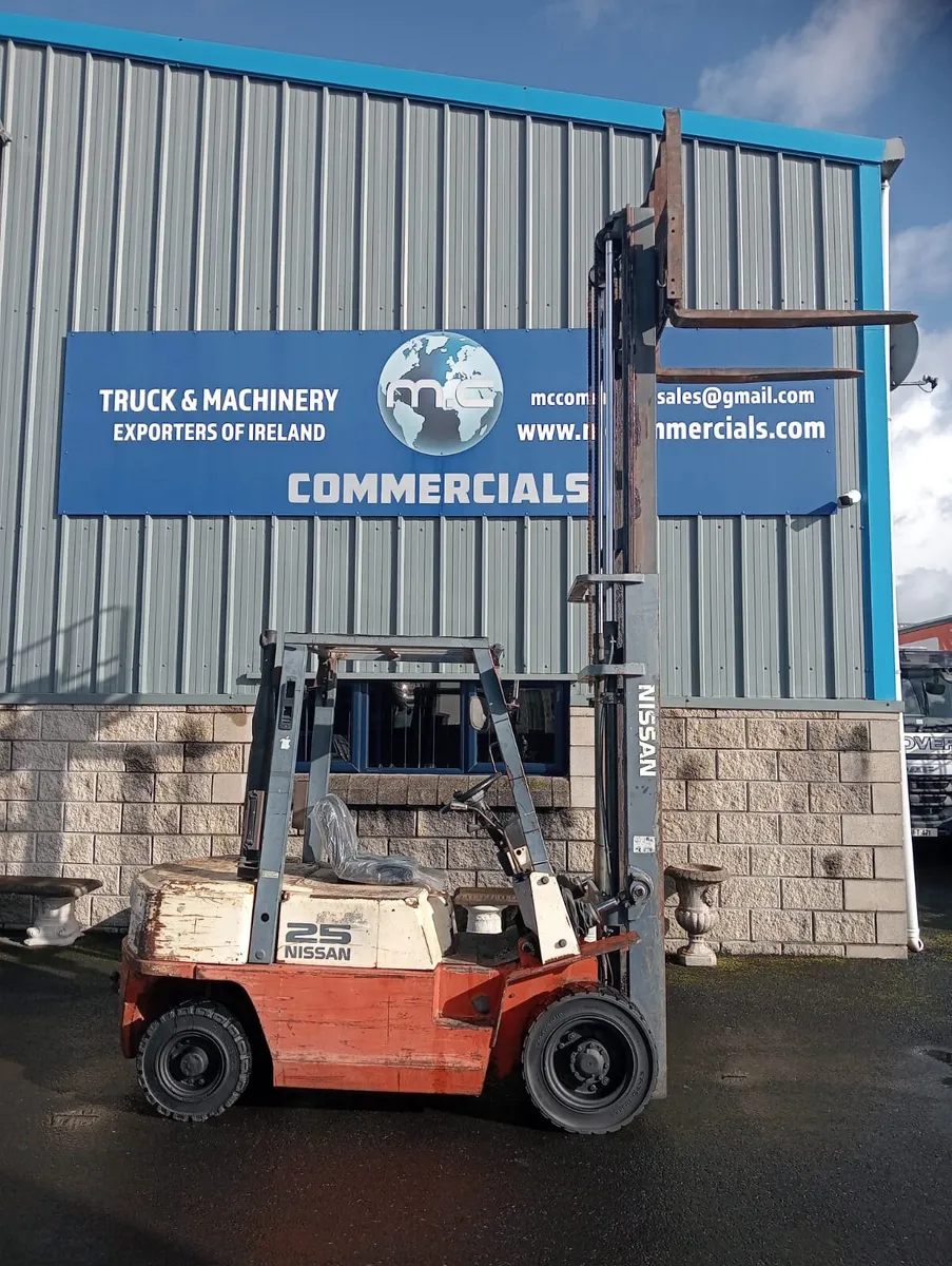 For Sale: 2.5 Nissan Forklift - Image 4