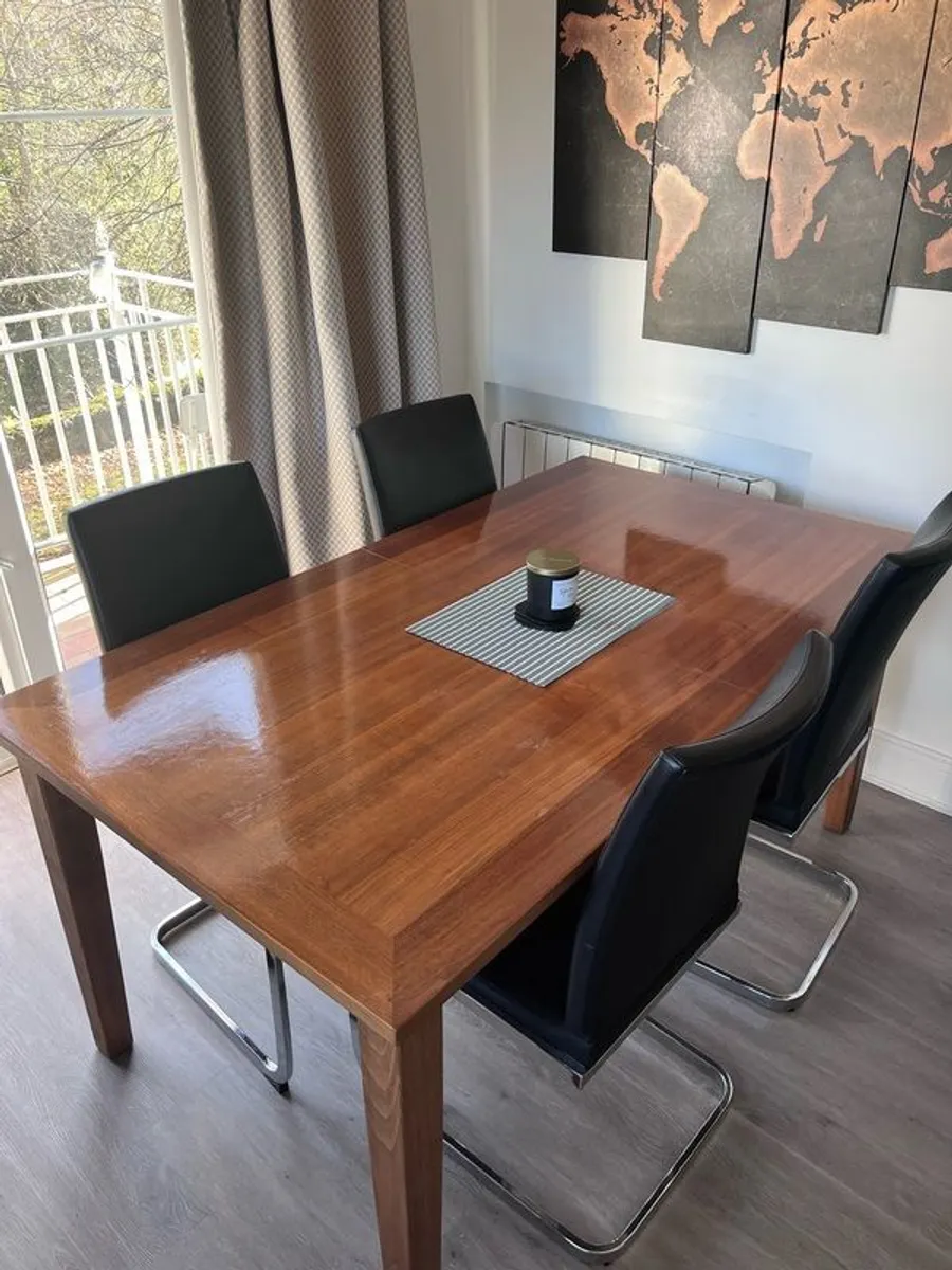 Wooden table and 4 black leather chairs - Image 2
