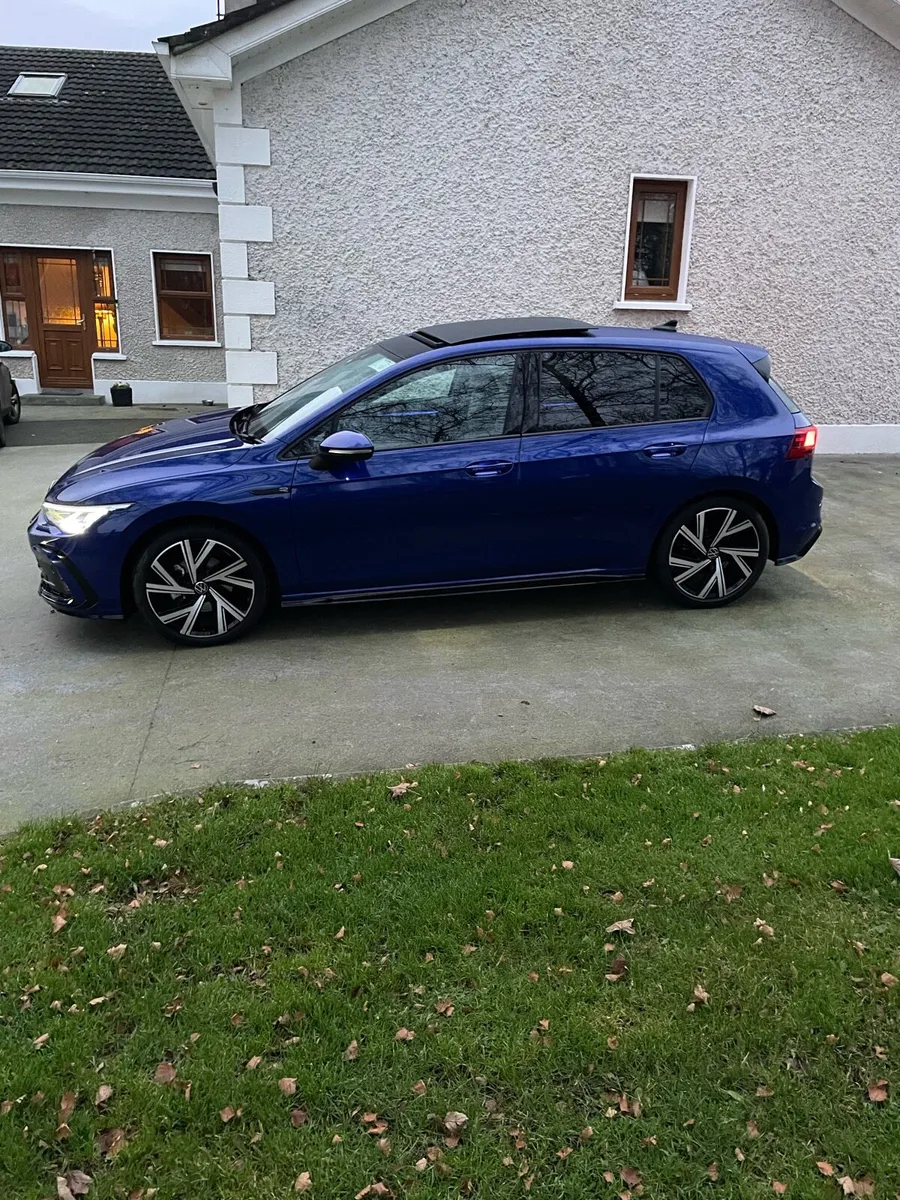 2021 Volkswagen Golf - Image 2