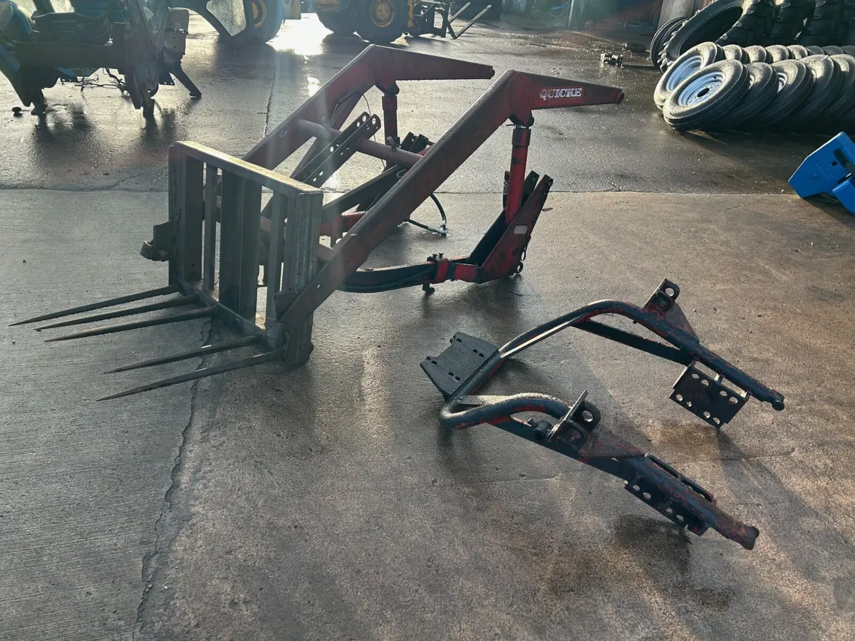 Quicke Loader To Suit MF 565 / 575 / 590 - Image 1