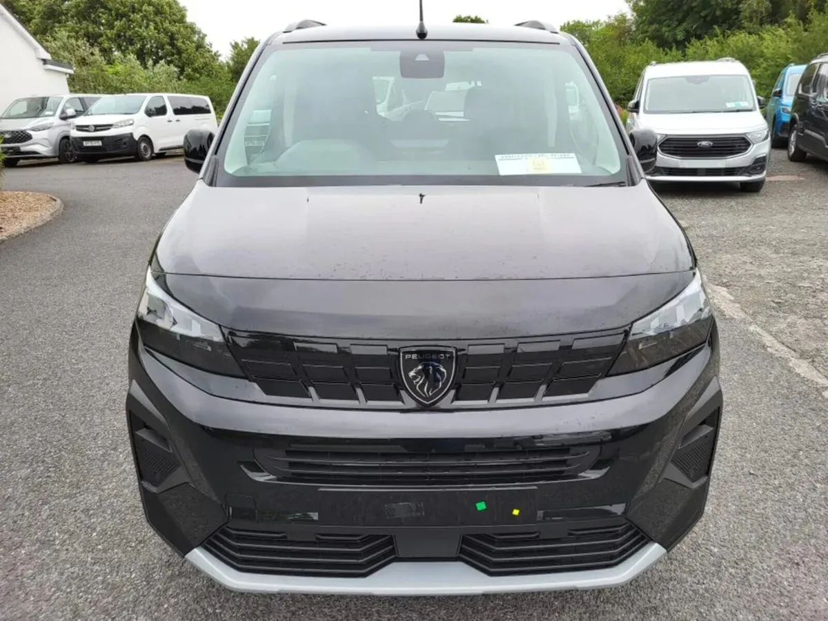 Wheelchair Accessible Peugeot Rifter - Image 3