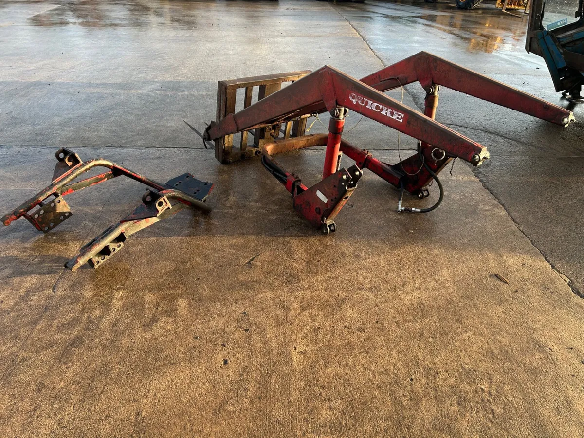 Quicke Loader To Suit MF 565 / 575 / 590 - Image 3