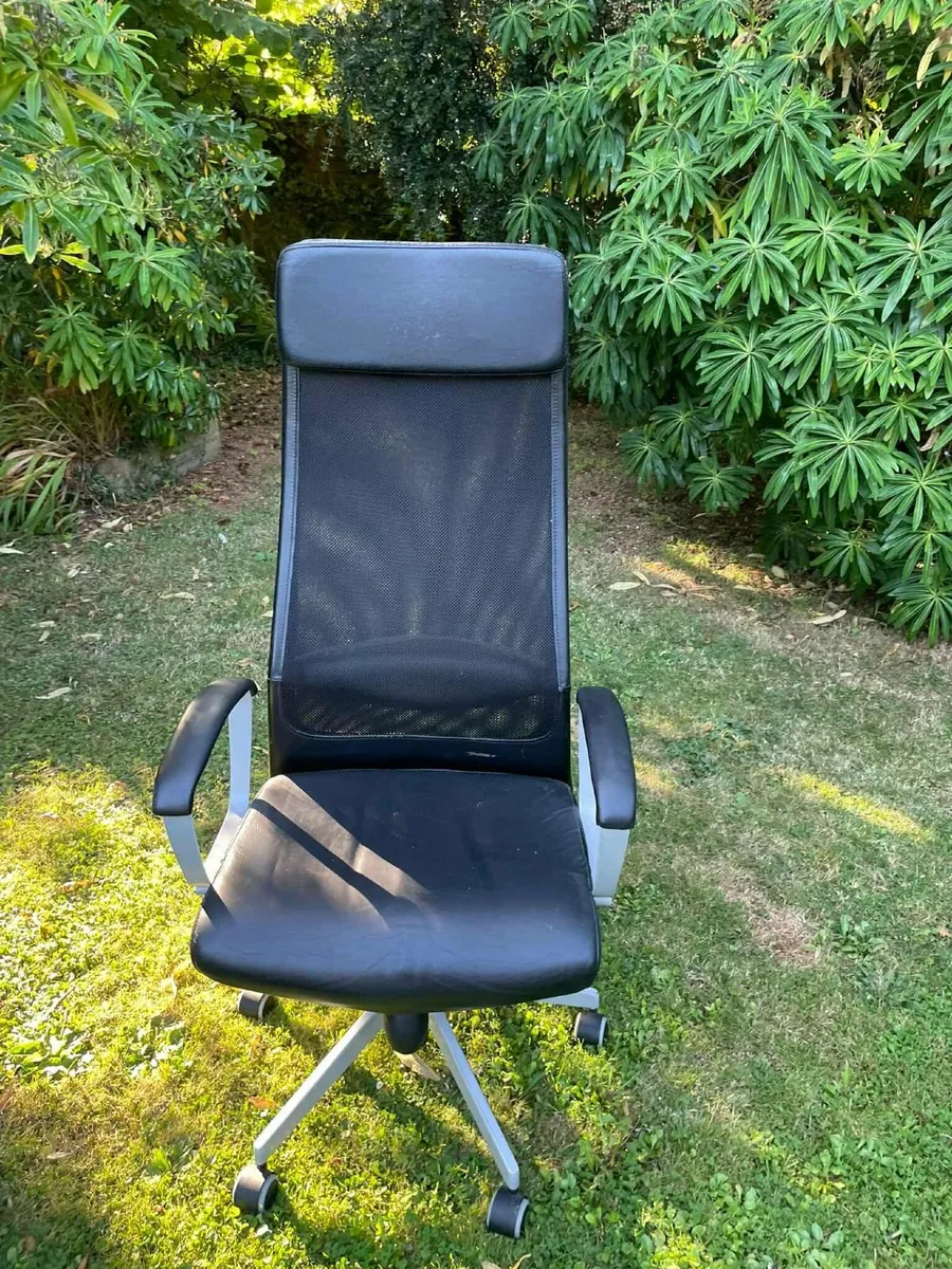 Heavy-Duty Ergonomic Office Chair - Image 1