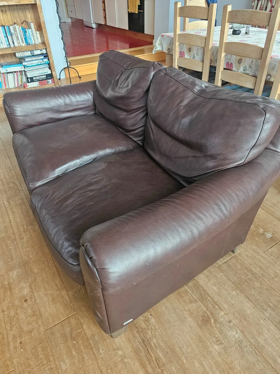 Beautiful Natuzzi 3-Piece Genuine Leather Sofa Set - Image 3