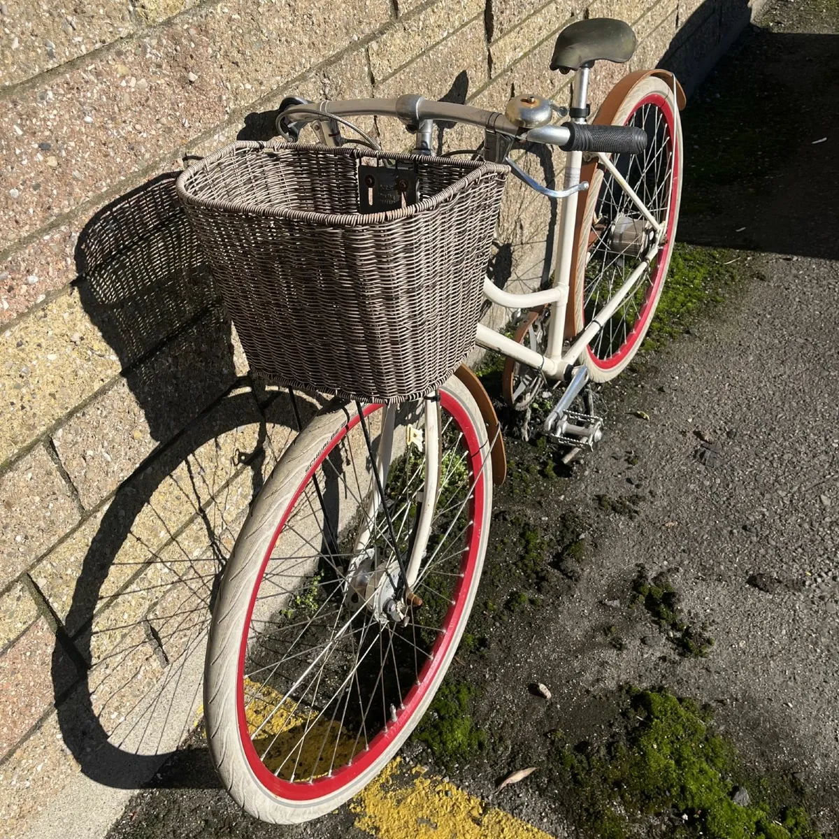 Cool Roetz Dutch Ladies Bike - Image 3