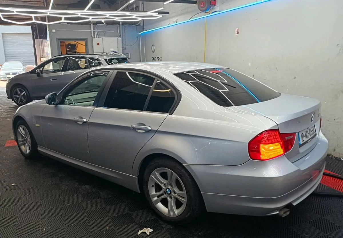 BMW 316D 2010 - Image 3
