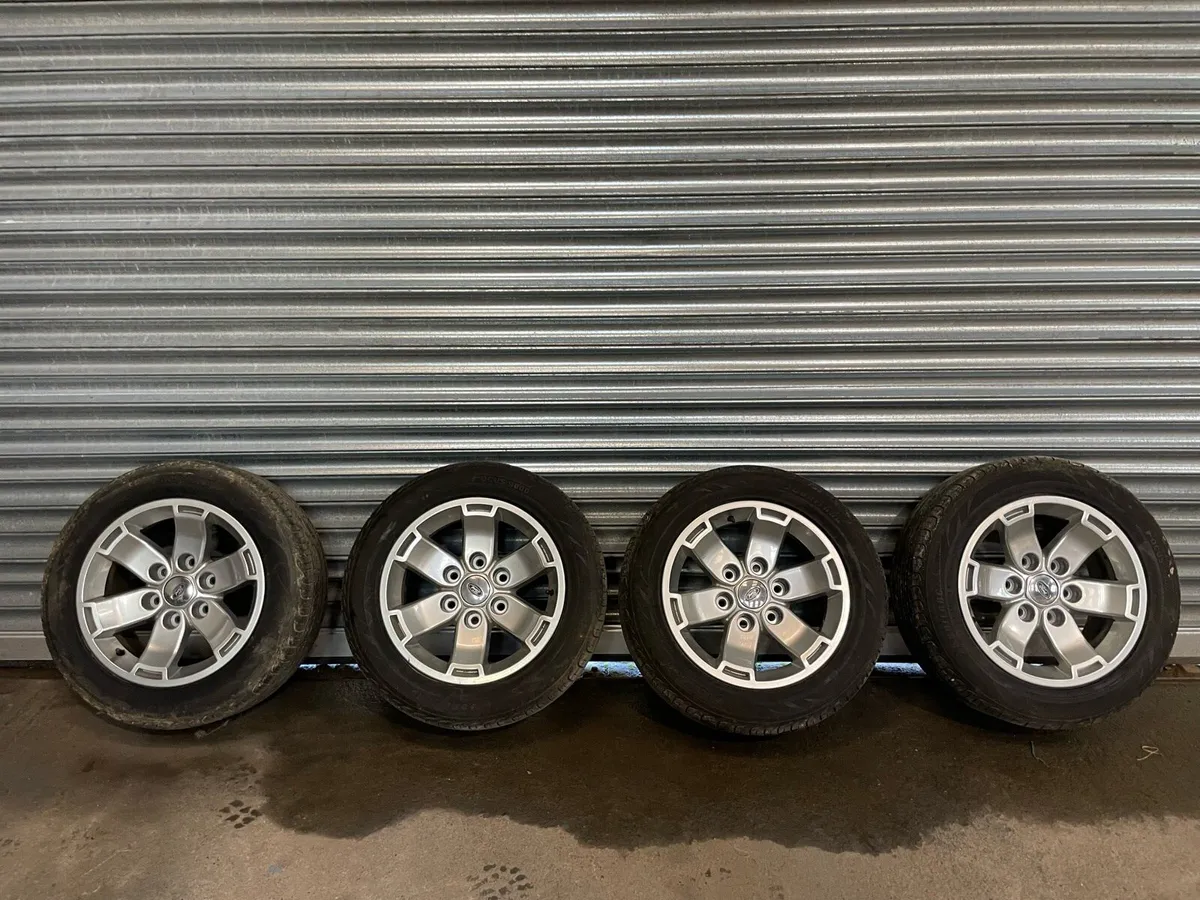 Toyota Land cruiser alloys - Image 1