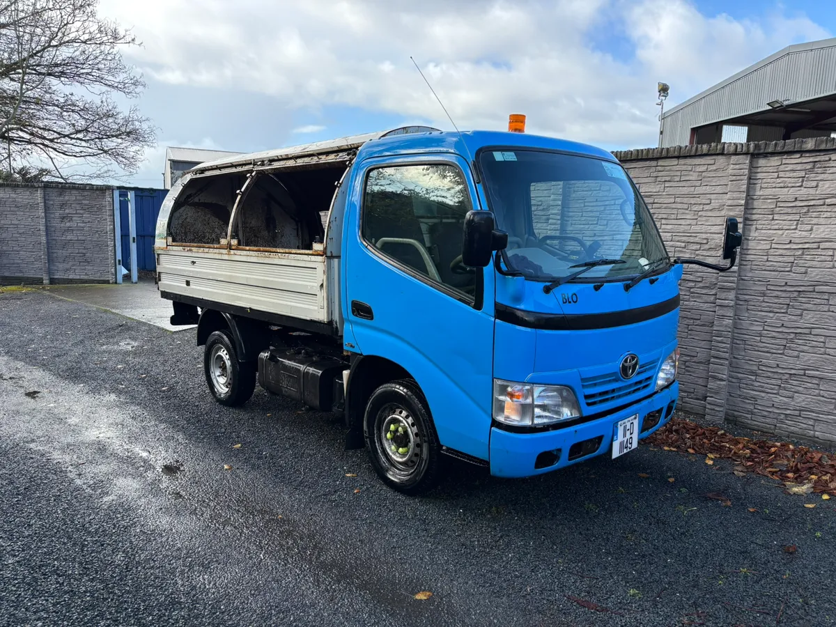 Toyota Dyna Tipper - Image 2