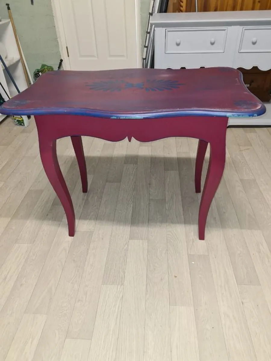 Table and Chair - Image 2