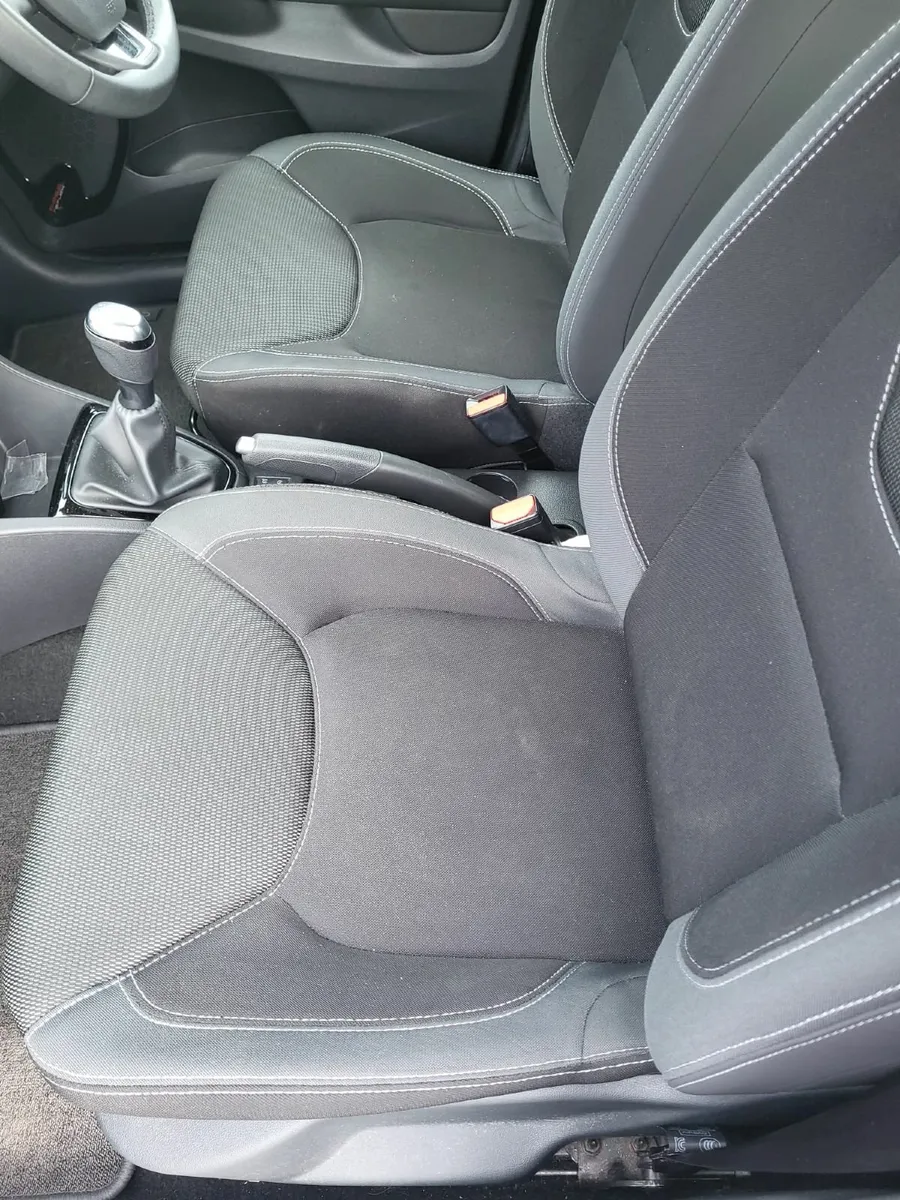 Renault Clio 2018 - Image 2