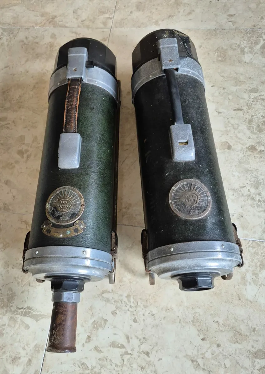 Vintage Electrolux Vacuum 1921 with ORGINAL WOODEN - Image 2