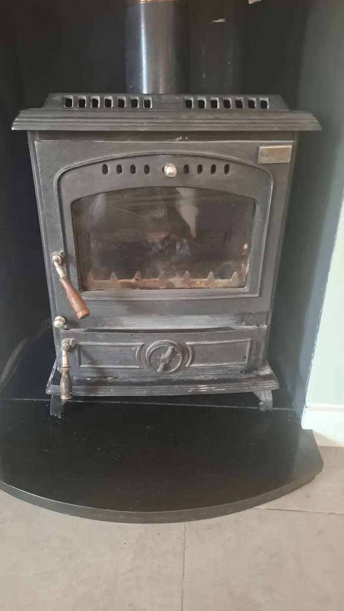 Blacksmith Stove with Backboiler - Image 1