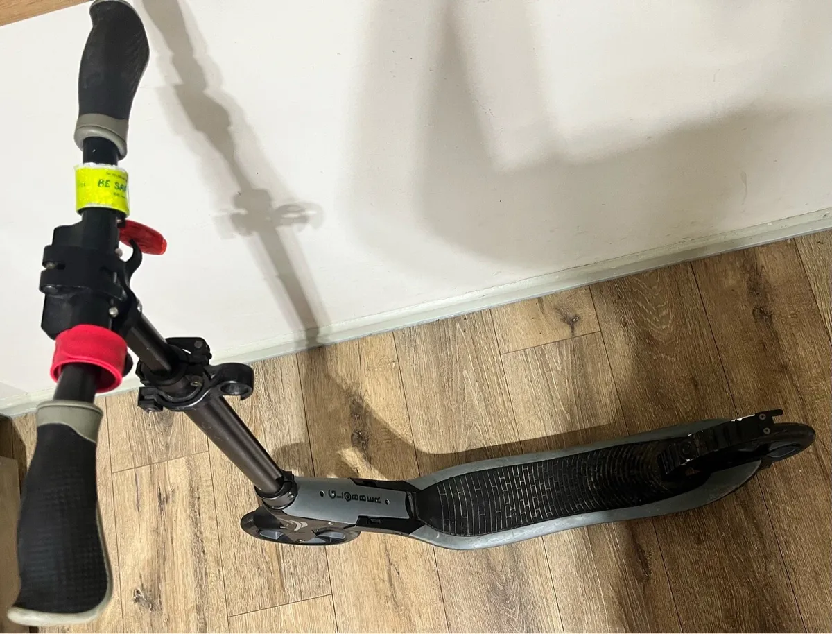 Globber scooter Not electric - Image 2