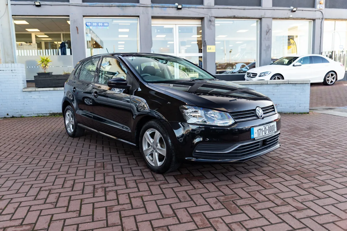 1.2 TSI COMFORTLINE 5DR HATCHBACK AUTOMATIC // 1 O - Image 1