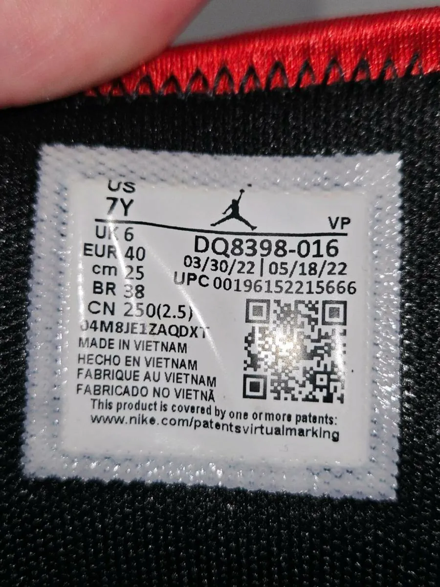 Air Jordan Basketball Shoes UK6 - Image 3