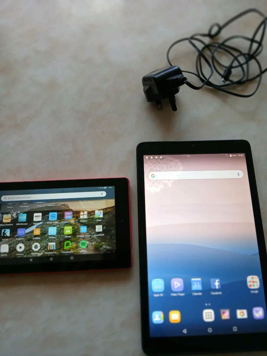 Two kids iPads working perfect pm - Image 1