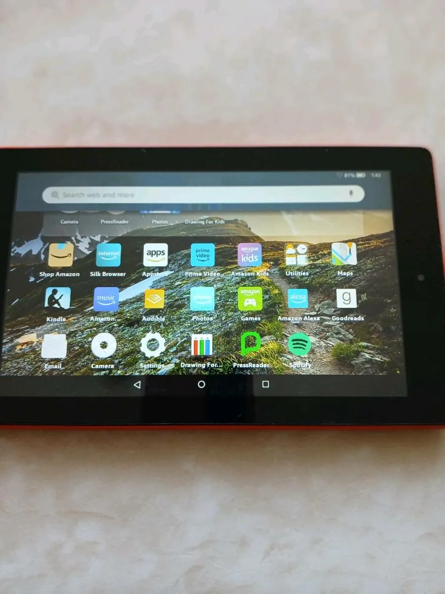 Two kids iPads working perfect pm - Image 2